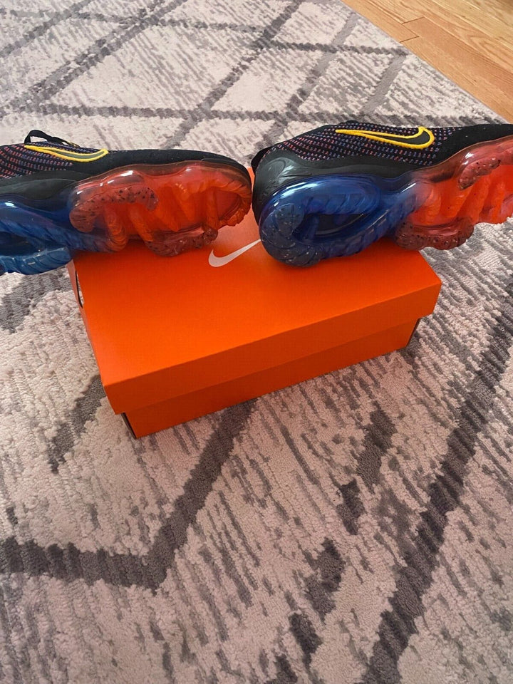 Nike Kids' Air VaporMax 2021 FK Sneaker in Black/Gold Photo Blue Size 7