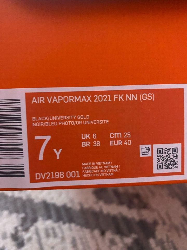 Nike Kids' Air VaporMax 2021 FK Sneaker in Black/Gold Photo Blue Size 7