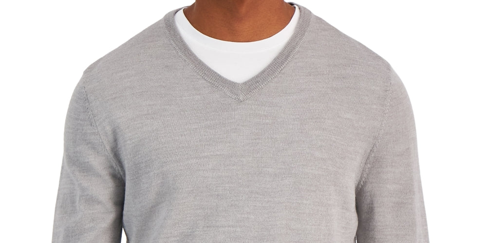 Club Room Men's Solid V Neck Merino Wool Blend Sweater Gray  Size Medium