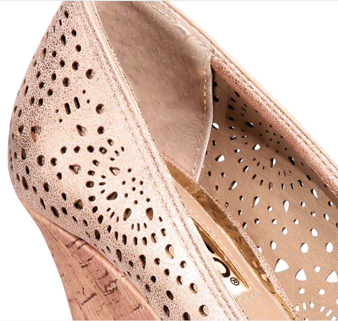 Rialto Women's Cameka Dress Toe Cap Wedges Orange Size 10 M